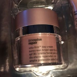 Mary Kay TimeWise Repair Volu-Firm Day Cream